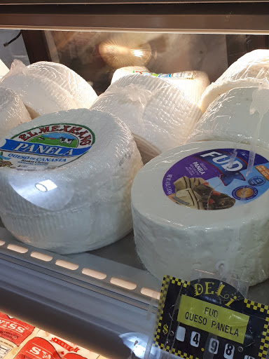 Mexican Grocery Store «Fiesta Market», reviews and photos, 939 E Irving Park Rd, Streamwood, IL 60107, USA