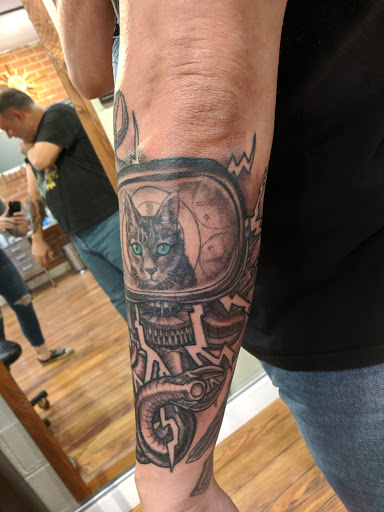 Tattoo Shop «Dire Wolf Tattoo and Fine Art», reviews and photos, 3041 Thousand Oaks Blvd, Thousand Oaks, CA 91362, USA