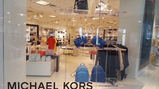 Fashion Accessories Store «Michael Kors», reviews and photos, 1101 Outlet Collection Way #1010, Auburn, WA 98001, USA