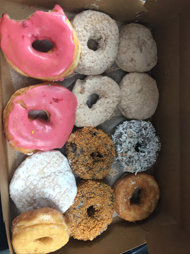 Donut Shop «County Donuts», reviews and photos, 1218 S Roselle Rd, Schaumburg, IL 60193, USA