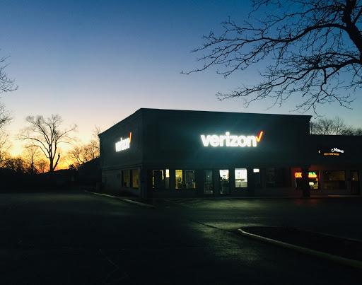 Cell Phone Store «Verizon Authorized Retailer, TCC», reviews and photos, 229 S Roselle Rd, Schaumburg, IL 60193, USA
