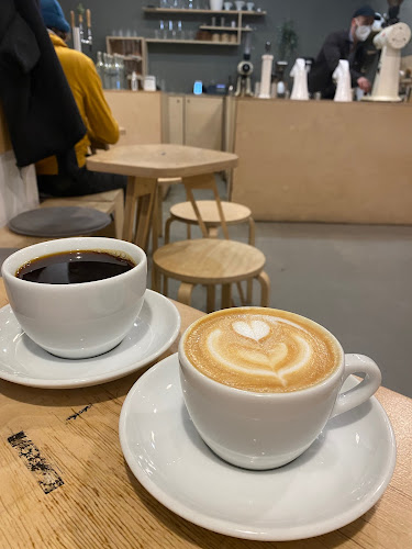Kontakt - speciality coffeeshop - Kávézó