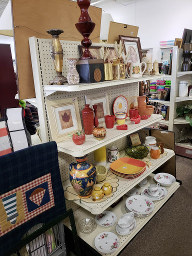 Thrift Store «Goodwill Store», reviews and photos, 2309 N Fairfield Rd, Dayton, OH 45431, USA
