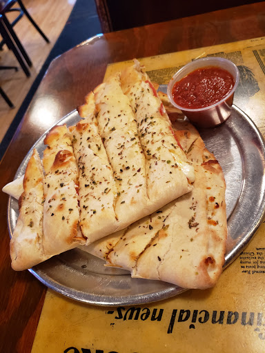 Pizza Restaurant «The Italian Pie Shoppe & Winery», reviews and photos, 1670 Grand Ave, St Paul, MN 55105, USA