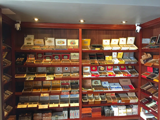 Cigar Shop «Mancave Cigar Lounge», reviews and photos, 2920 E Commercial Blvd, Fort Lauderdale, FL 33308, USA