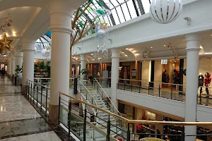 Les Jacobins shopping center image