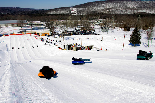 Resort «White Lightning Snowtubing at the Fernwood Winter Fun Center», reviews and photos, 124 Golf Dr #2, East Stroudsburg, PA 18302, USA