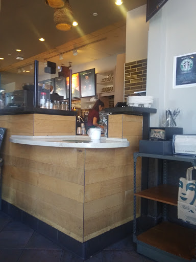 Shopping Mall «Quail Hill Shopping Center», reviews and photos, 6501 - 6875 Quail Hill Pkwy, Irvine, CA 92603, USA