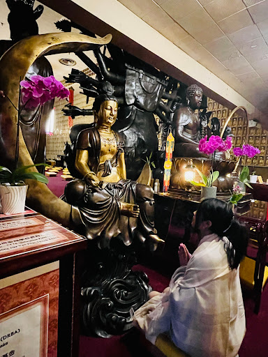 City of Ten Thousand Buddhas image