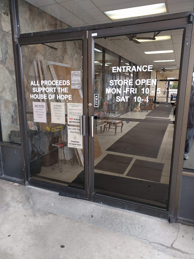 Thrift Store «Threads Of Hope Thrift Store», reviews and photos, 230 Woodmere Mall, Crossville, TN 38555, USA