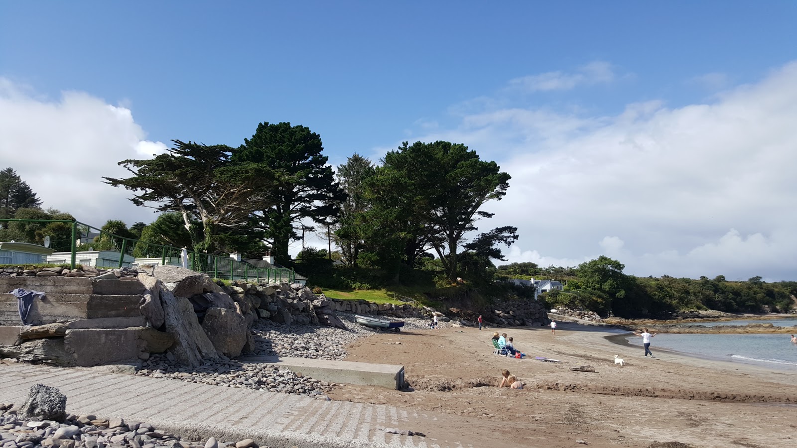 Foto av Kells Bay Beach med hög nivå av renlighet