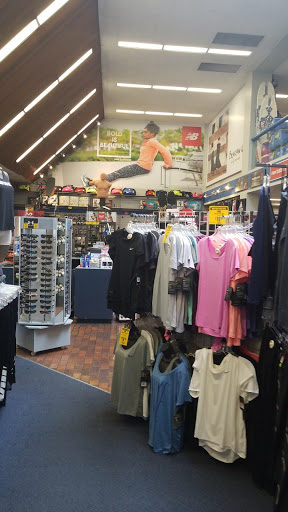 Sporting Goods Store «Big 5 Sporting Goods - Wilshire», reviews and photos, 6601 Wilshire Blvd, Los Angeles, CA 90048, USA