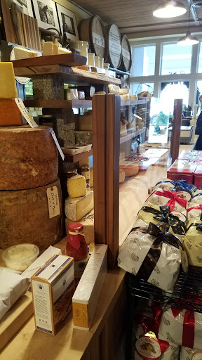 Shopping Mall «Goodwives Shopping Center», reviews and photos, 25 Old Kings Hwy N, Darien, CT 06820, USA