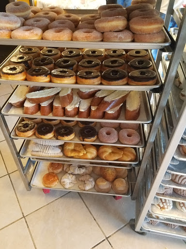 La Ideal Bakery