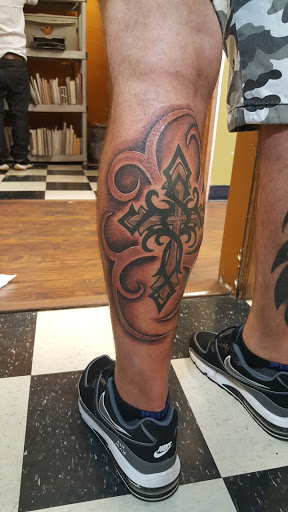 Tattoo Shop «Hard Luck Tattoo», reviews and photos, 1725 W Centinela Ave, Inglewood, CA 90302, USA