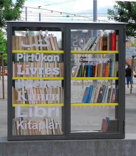 Rezensionen über Buchschrank Basel Voltaplatz (gratis Buchtausch) in Basel - Buchhandlung