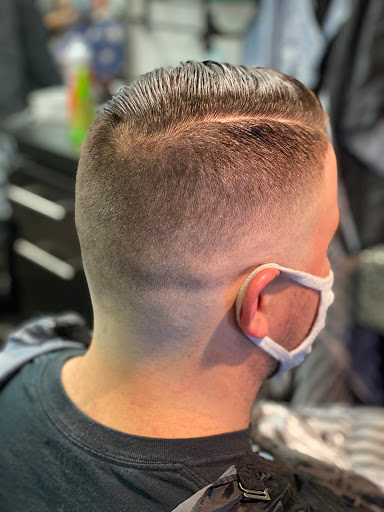 Barber Shop «Razorz Edge Barber Shop & Shave Parlor», reviews and photos, 5 Bowling Green Pkwy #16, Lake Hopatcong, NJ 07849, USA