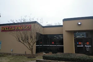 Wells Fargo Bank image