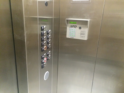 Self-Storage Facility «BoxVault Self Storage», reviews and photos, 123 SW North River Dr, Miami, FL 33130, USA