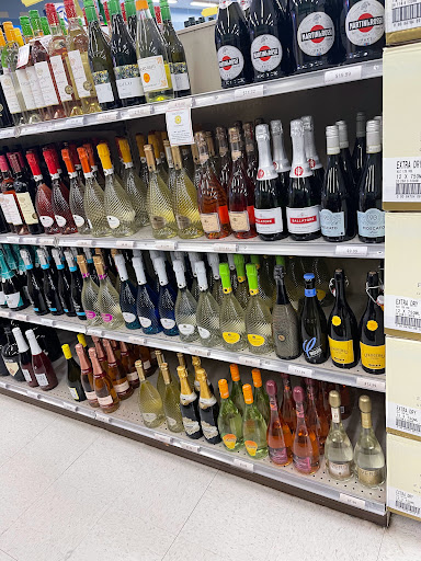 Liquor Store «Connecticut Beverage Mart», reviews and photos, 955 Washington St, Middletown, CT 06457, USA