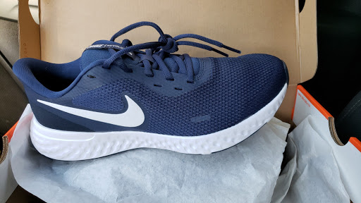 Shoe Store «WSS», reviews and photos, 460 San Fernando Mission Blvd, San Fernando, CA 91340, USA