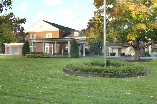 Funeral Home «Alexander Funeral Home-East Chapel», reviews and photos, 2115 Lincoln Ave, Evansville, IN 47714, USA