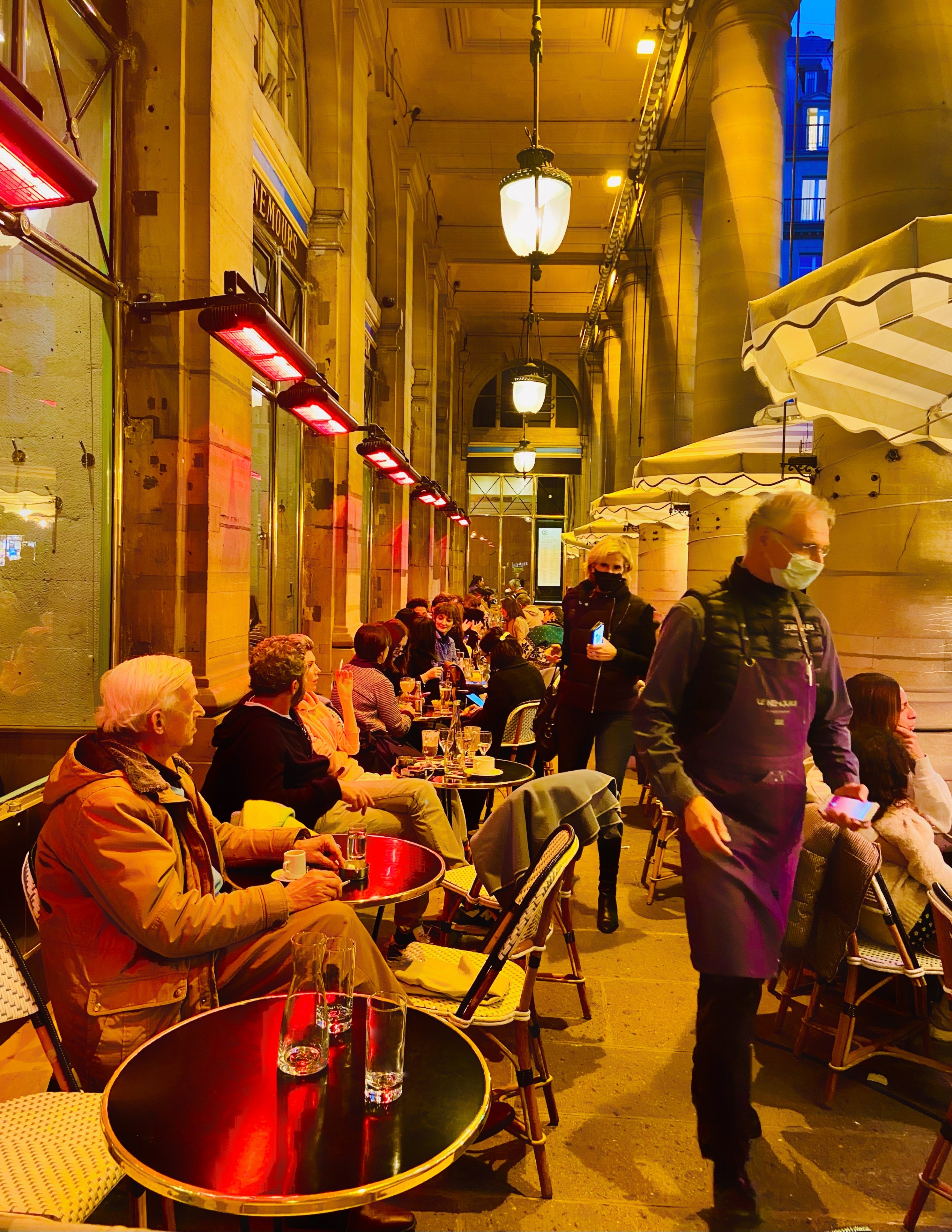 Photo n° 2 de l'avis de Streetmoodparis. fait le 13/12/2021 à 19:46