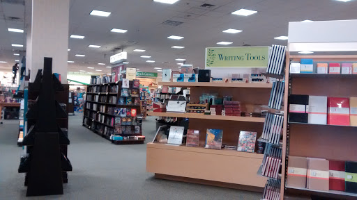Book Store «Barnes & Noble», reviews and photos, 112 Eisenhower Pkwy, Livingston, NJ 07039, USA