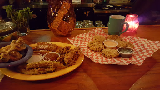 Restaurant «Stickyz Rock-n-Roll Chicken Shack», reviews and photos, 107 River Market Ave, Little Rock, AR 72201, USA