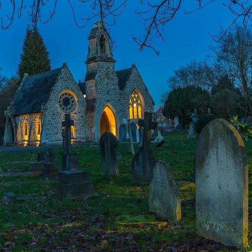 Putney Lower Common Cemetery Chapel - London