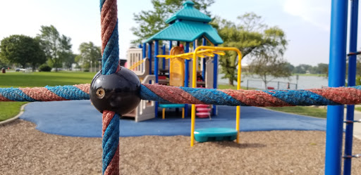 Golf Course «Lake Park Golf Course & Marina», reviews and photos, 1015 Howard Ave, Des Plaines, IL 60018, USA