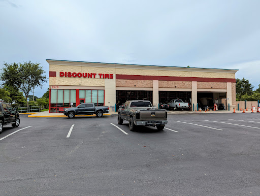 Tire Shop «Discount Tire Store - Lakeland, FL», reviews and photos, 6975 US Hwy 98 N, Lakeland, FL 33809, USA