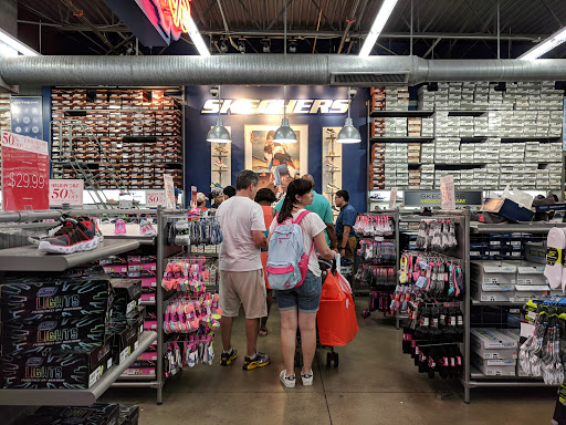 Shoe Store «SKECHERS Factory Outlet», reviews and photos, 8200 Vineland Ave #1229, Orlando, FL 32821, USA