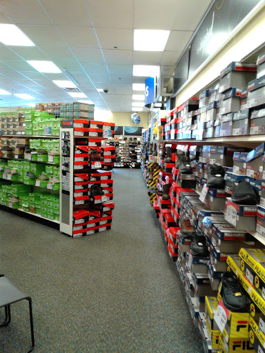 Shoe Store «Shoe Carnival», reviews and photos, 5606 S Broadway Ave, Tyler, TX 75703, USA