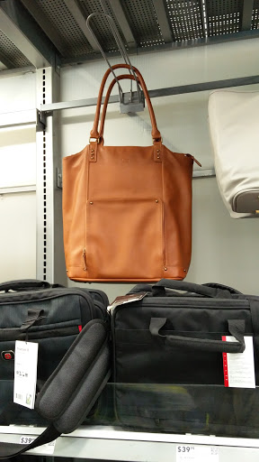 Shopping Mall «Newport Plaza», reviews and photos, 125 Eighteenth St, Jersey City, NJ 07310, USA