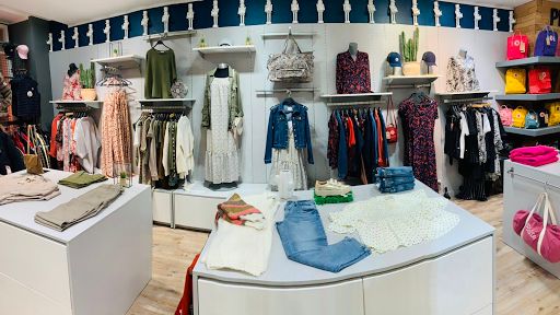 Stores to buy amazona women's clothing Toulouse