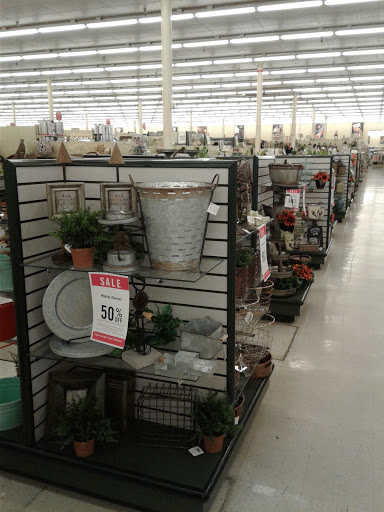 Craft Store «Hobby Lobby», reviews and photos, 910 Great E Plaza, Niles, OH 44446, USA