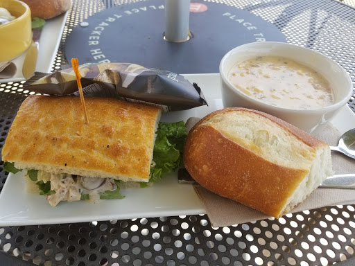 Shopping Mall «Issaquah Commons», reviews and photos, 755 NW Gilman Blvd, Issaquah, WA 98027, USA