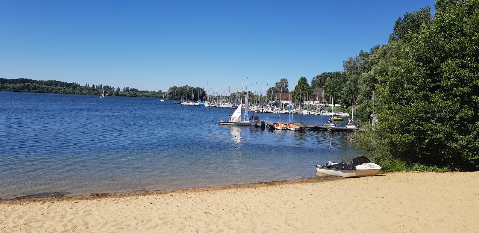 Valokuva Eisklang am Salitos Beachista. ranta lomakeskusalue