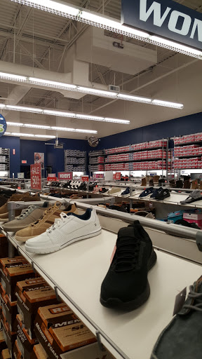 Stores to buy women's sneakers Cleveland