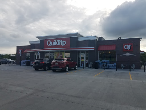 QuikTrip, 290 E 4th St, Eureka, MO 63025, USA, 