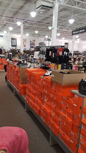 Shoe Store «DSW Designer Shoe Warehouse», reviews and photos, 290 Mid Rivers Center, St Peters, MO 63376, USA