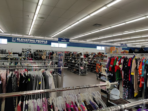 Thrift Store «Lake Hallie Goodwill Retail Store & Training Center», reviews and photos, 2759 S Prairie View Rd, Chippewa Falls, WI 54729, USA