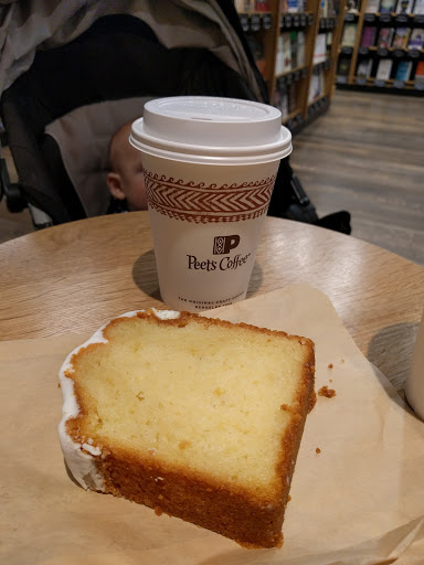 Electronics Store «Amazon Books», reviews and photos, 246 Legacy Pl, Dedham, MA 02026, USA