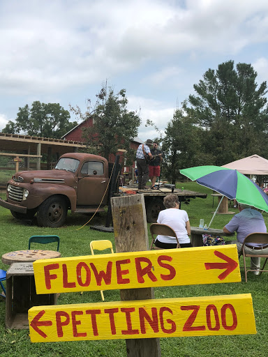Produce Market «Richards Fruit Market», reviews and photos, 6410 Middle Rd, Middletown, VA 22645, USA