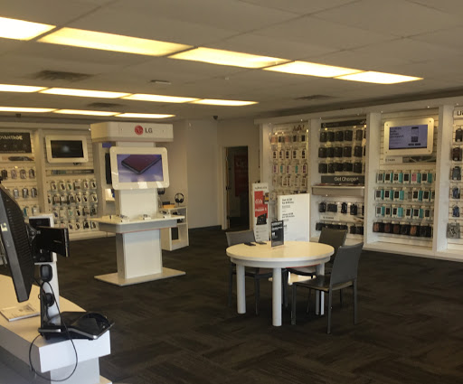 Cell Phone Store «GoWireless Verizon Authorized Retailer», reviews and photos, 1570 N Zaragoza Rd, El Paso, TX 79936, USA