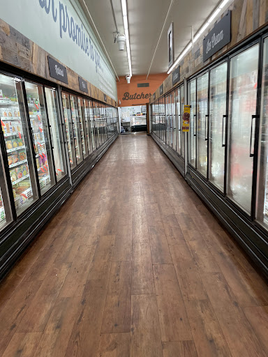 Grocery Store «Harvest Market Estacada», reviews and photos, 280 N Broadway St, Estacada, OR 97023, USA