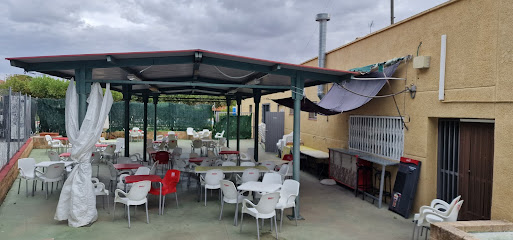 Bar- Restaurante asador de pollos La Piscina Villa - Av. de la Piscina, 2, 28630 Villa del Prado, Madrid, Spain