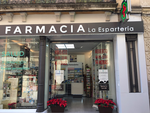 Farmacia La Espartería. Lcda. Genoveva Lucena Bello