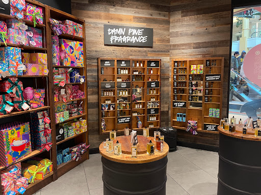 Cosmetics Store «Lush Cosmetics», reviews and photos, 2800 W Big Beaver Rd # 232, Troy, MI 48084, USA